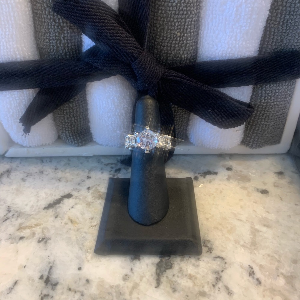 Diamante Cluster Ring